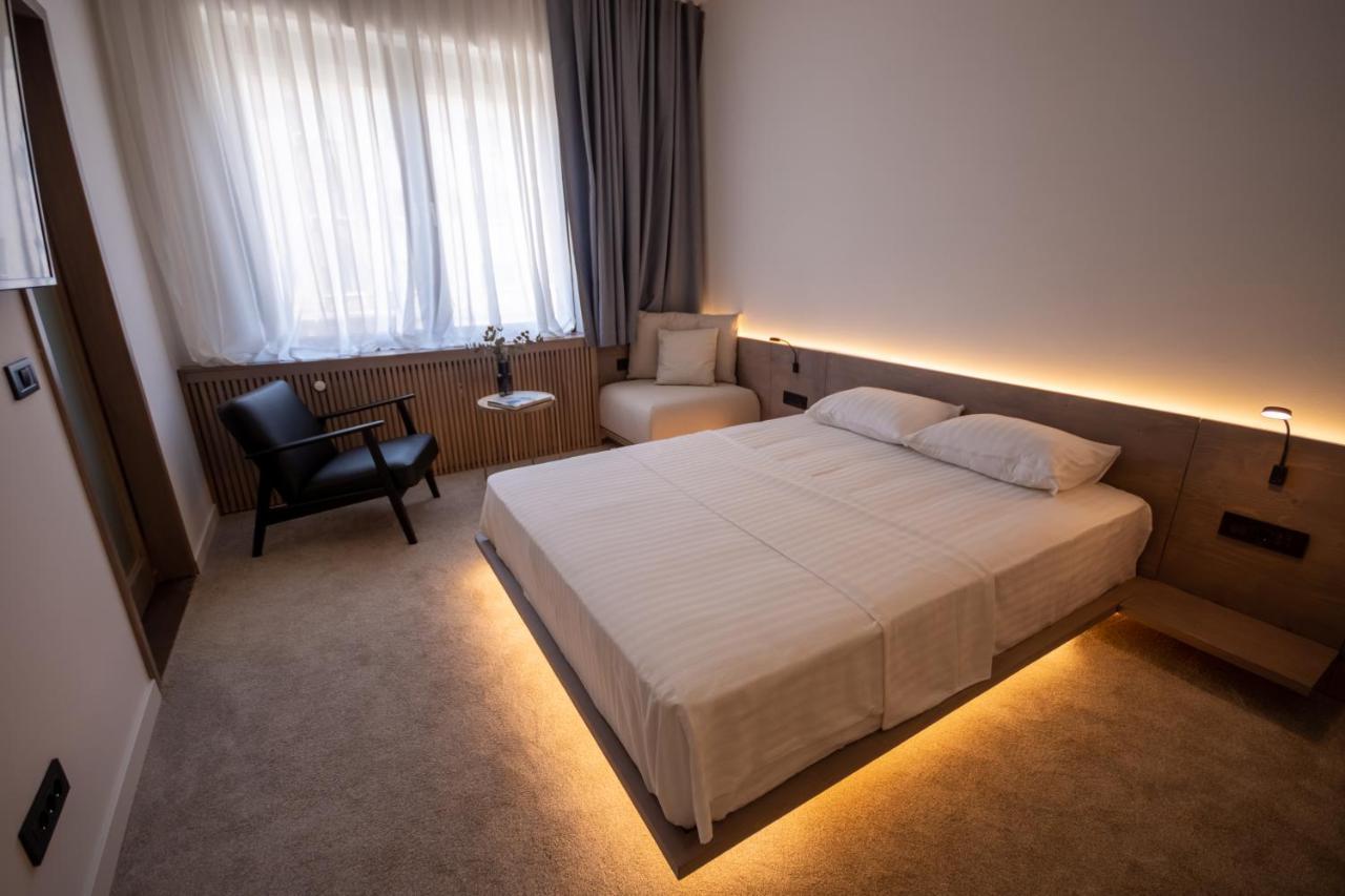 Bloom Suites Pristina Eksteriør billede