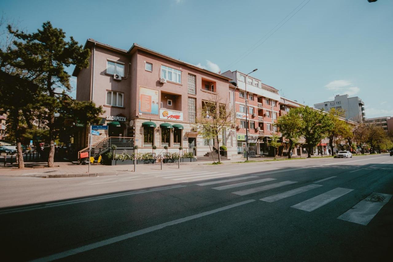 Bloom Suites Pristina Eksteriør billede